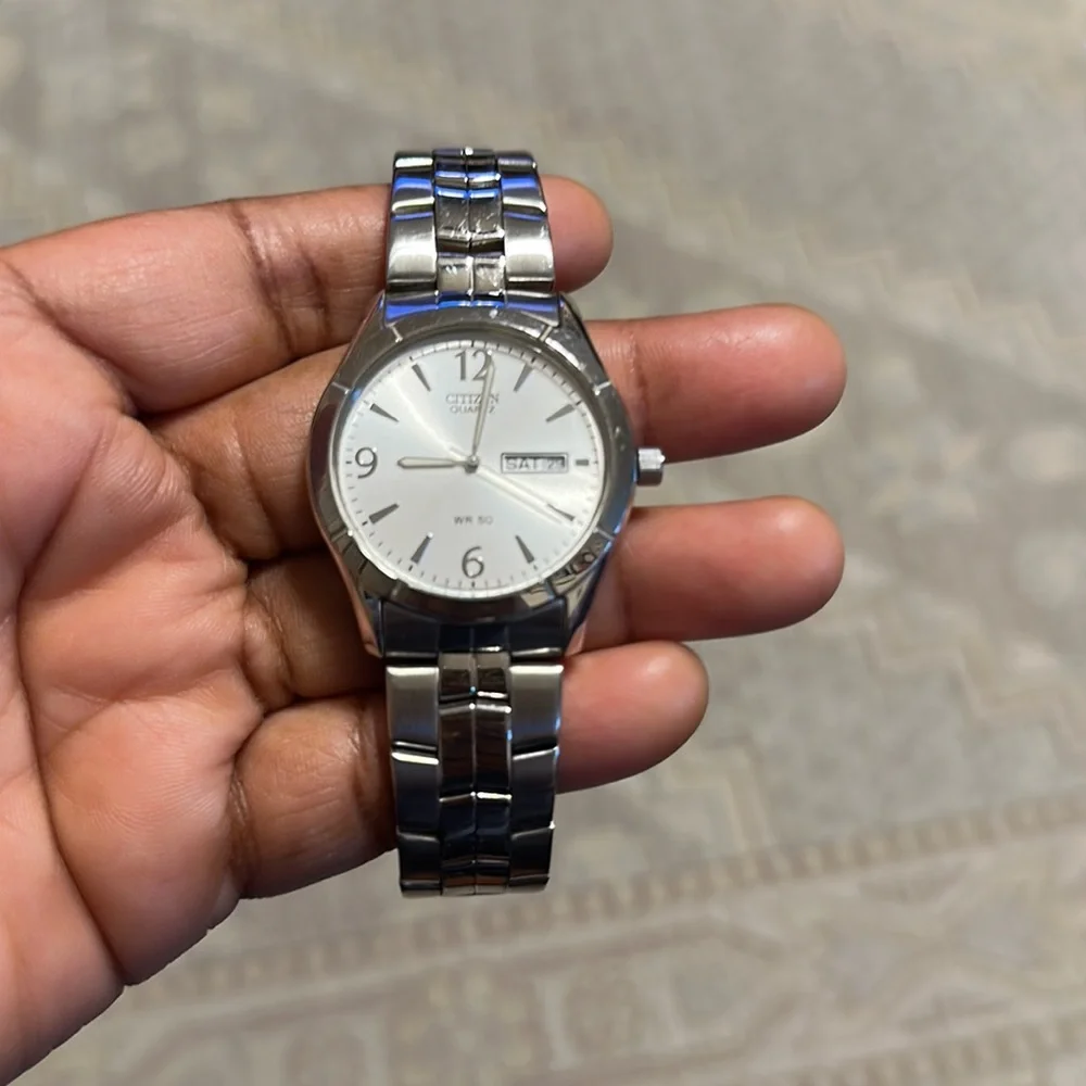 CITIZEN MENS SILVER COLOR WATCH WITH NEW BATTERY WORK PERFECT - Picture 11 of 15